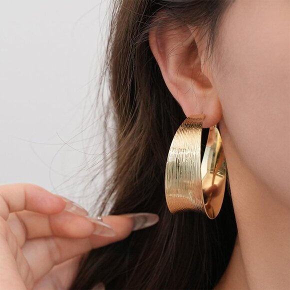 Chunky Gold Wide Band Hoop Earrings for Women, Thick Big Circle Round Statement - Picture 3 of 9